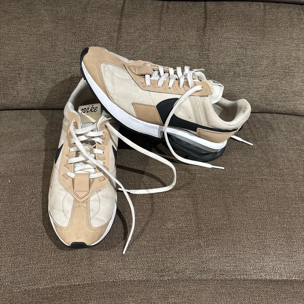 Nike Air Max Pre Day Shoes Womens Size 9.5  Beige Black Sneakers DC4025-100